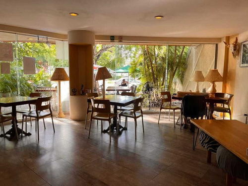 Restaurante En Traspaso Con Ubicacion Privilegiada En Merida Centro (avl-1045)