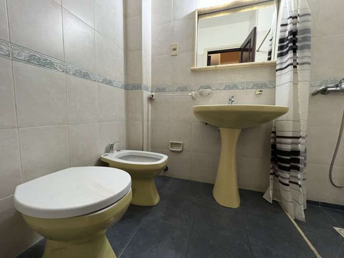 Venta De Casa De 3 Dormitorios Y Garaje En Brazo Oriental