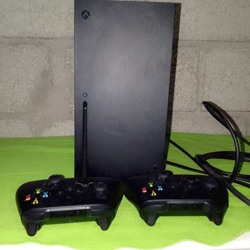 Xbox Series X 1 Ttb, 2 Controles (Usado)