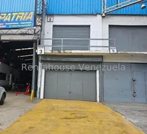 Comprar Se Ofrece En Alquiler Amplio Y Productivo Local \u002F Deposito A Pie De Calle Ubicado En La Yaguara