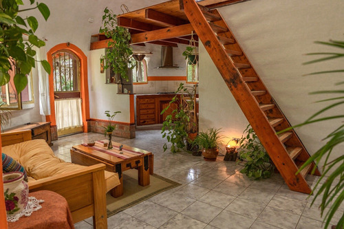 Casa C/departamento En Sta. Isabel, Zona Uritorco
