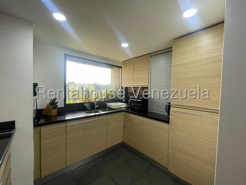 Apartamento Piso Medio Regency Plaza Remodelado En Calle Cerrada En Venta En Los Naranjos Avenida Norte 4 Caracas