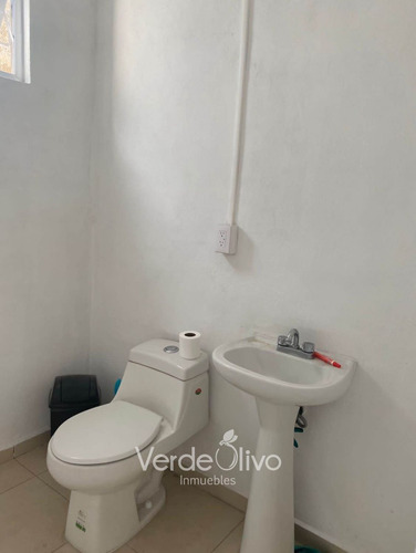 Local En Venta Con Doble Altura En Juriquilla, Ideal Para Inversión