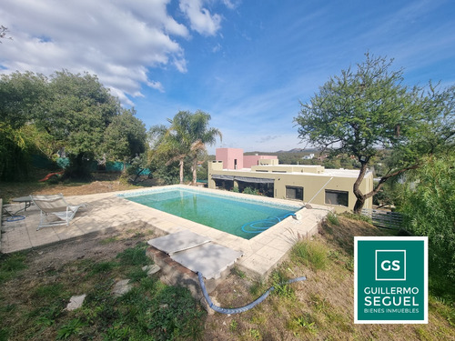 Casa En Venta De 4 Dormitorios + Escritorio Con Tremenda Vista Country 4 Hojas