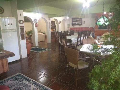Casa Em Medianeira Com 3 Dormitórios - Su18