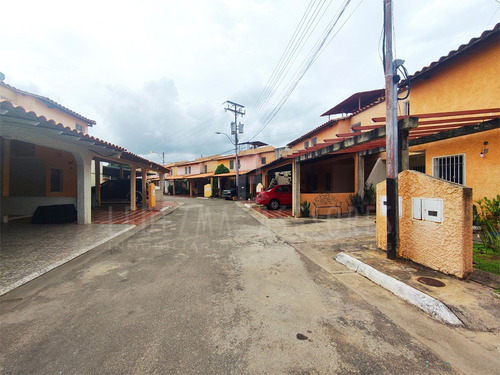 Imagen 1 de 11 de Ledezma Asesores Vende Townhouse En Res. Villa Linda, 70 Metros Av. República, Ciudad Bolívar - Venezuela