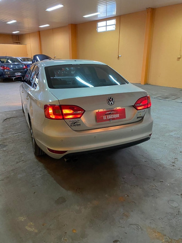 Imagen 5 de 9 de Volkswagen Vento 2.0tsi Sportline Mt Modelo 2012