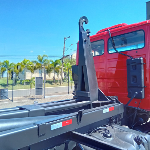 Mb 1620 05/05 Truck 6x2 Roll On Off / Vermelho