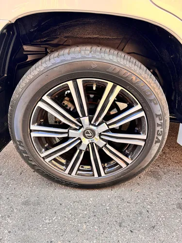 Lexus LX 5.7 570