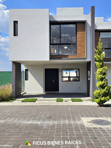 Casa En Venta En Toluca, Fraccionamiento Aurea