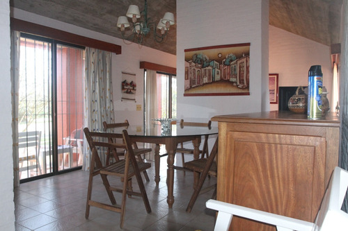 Imagen 2 de 14 de Casa 3 Dormitorios Y 2 Baños