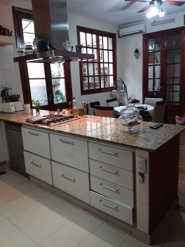 Casa En Venta En Boedo: Espacio, Comodidad Y Estilo