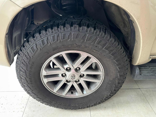 Imagen 12 de 13 de Toyota Fortuner Sr