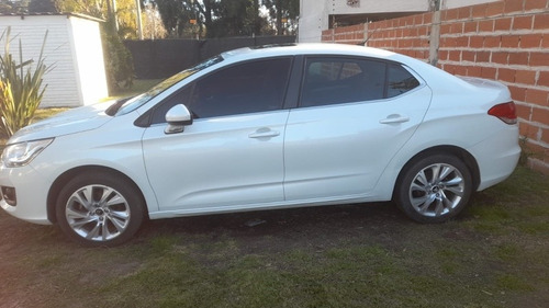 Imagen 2 de 9 de Citroën C4 Lounge 2016 2.0 Feel Pack 143cv