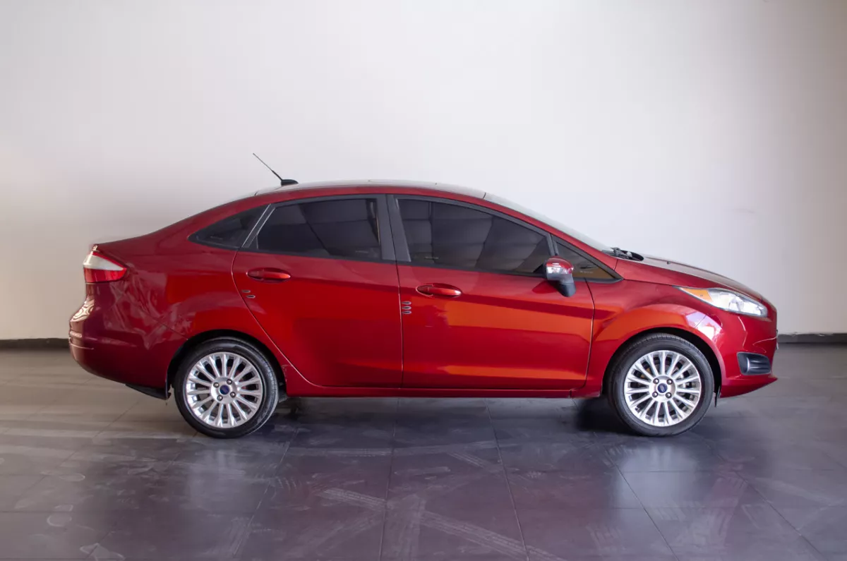 Ford Fiesta Kinetic Design 1.6 Sedan Se Plus