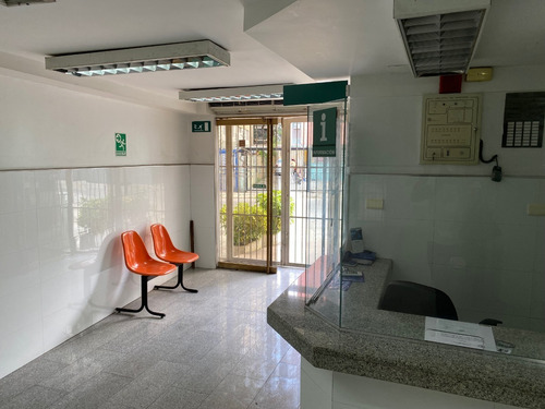 Imagen 2 de 18 de En Venta Clinica En Los Chaguaramos - Caracas - Rah 22-19461