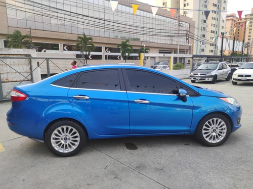 Imagen 3 de 9 de Ford Fiesta Titanium