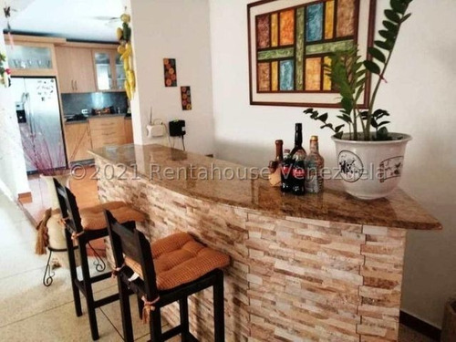 Imagen 6 de 30 de Mls #22-12709 Bella Quinta Con Amplios Espacios, En Calle Cerrada Con Vigilancia Las 24 Horas, Excelente Seguridad, 8 Puestos De Estacionamiento, Cerco Eléctrico, Amplio Deposito, Bello Jardín. Afm