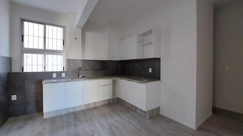 Imagen 6 de 17 de Apartamento En Venta 2 Dormitorios En Centro - Luminoso Y De Ambientes Amplios