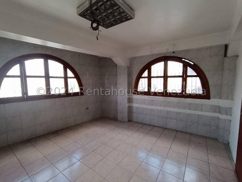 Yonny Silva Rentahouse Vende Excelente Edificio En Valle Arriba Guatire Rcys 24-23134