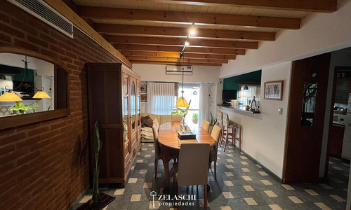 Casa En Venta: Pasaje Curupi - Martin Coronado