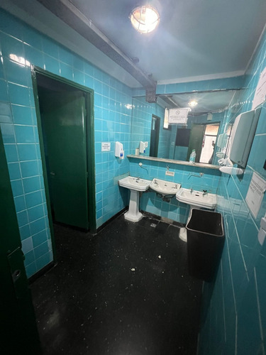Imagen 10 de 13 de Oficina Con Baño Compartido