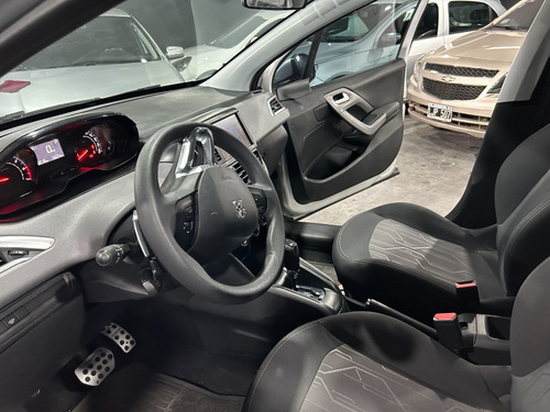 Imagen 16 de 25 de Peugeot 208 Allure Nav Tiptronic 2017 No Feline Sport Thp