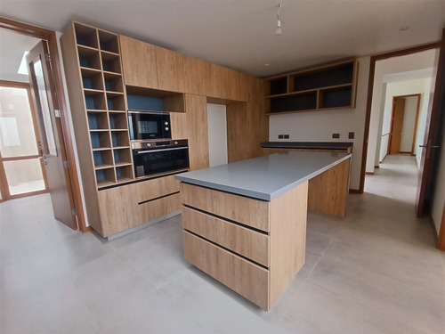 Casa En Venta En Lo Barnechea