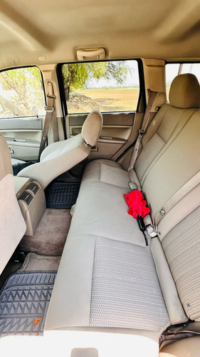 Jeep Grand Cherokee 3.7 Laredo V6 4x2