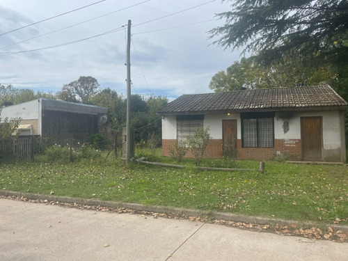 Lote En Venta Con Casa A Demoler; Excelente Ubicacion
