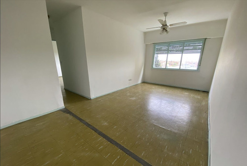 Departamento En Venta En Lomas De Zamora
