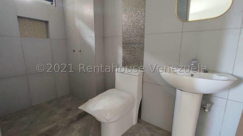 Imagen 10 de 14 de Apartamento Duplex 160m2 Remodelado En Maracay Ljsa 21-26568