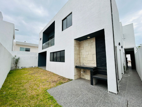 Casa En Venta En Veracruz, Fracc. Las Palmas En Medellín De Bravo, Ver.