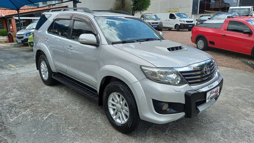 Toyota Hilux SW4 3.0 Srv 7l 4x4 Aut. 5p
