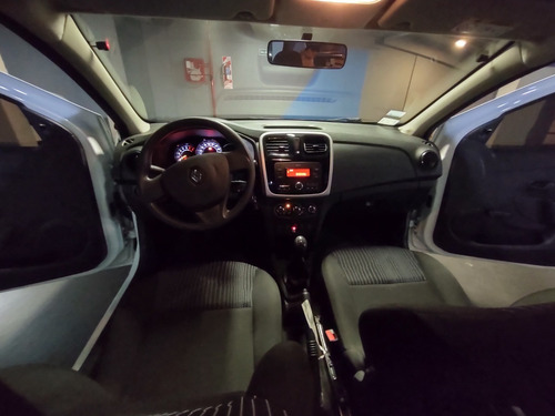 Renault Logan Ii 1.6 8 V Authentique Pack I 2018 (ac670gs)