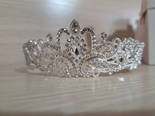 Tiara Corona Metalico