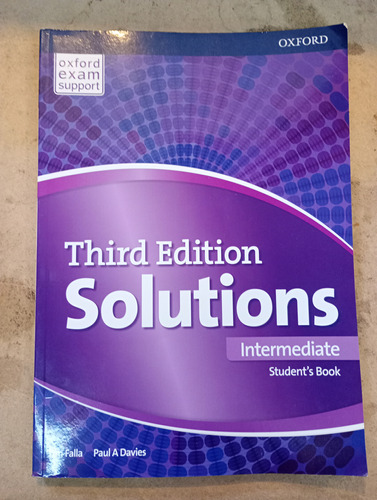 Solutions Intermediate Students Book Third Edit. Usado 