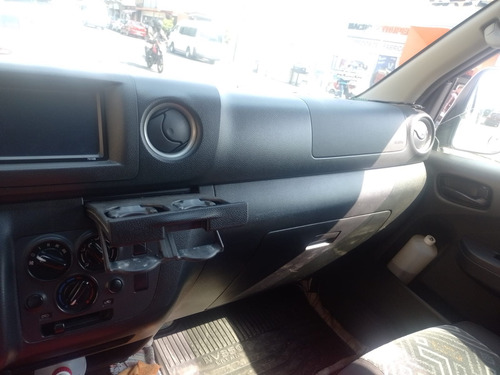 Nissan Urvan 2.5 Panel Ventanas Amplia Mt