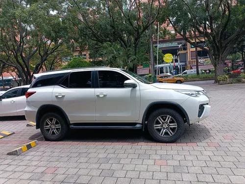 Toyota Fortuner 2.4 Street At 7As