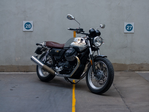 Imagen 8 de 15 de Moto Guzzi V7 Iii Aniversario Usada