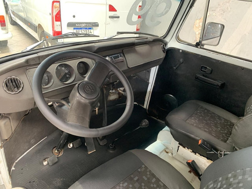 Volkswagen Kombi 1.6 STD 8V