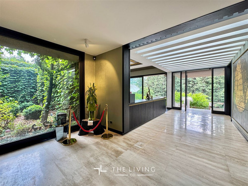 Casa En Arriendo De 7 Dorm. En Lo Barnechea