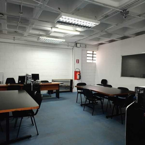 Imagen 5 de 17 de Venta De Amplio Local Comercial, Ubicado En Edificio Industrial En Los Ruíces,