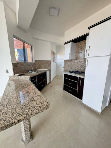 Apartamento Duplex En Alquiler. Residencias Risbel Garden, Urb. El Bosque Cod 276063