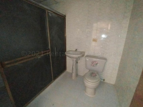 Imagen 10 de 12 de Leida Falcon Rentahouse Vende Casa En San Blas Valencia 22-12640 Lf