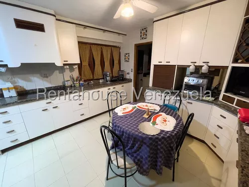 Casa En Venta En La Tahona