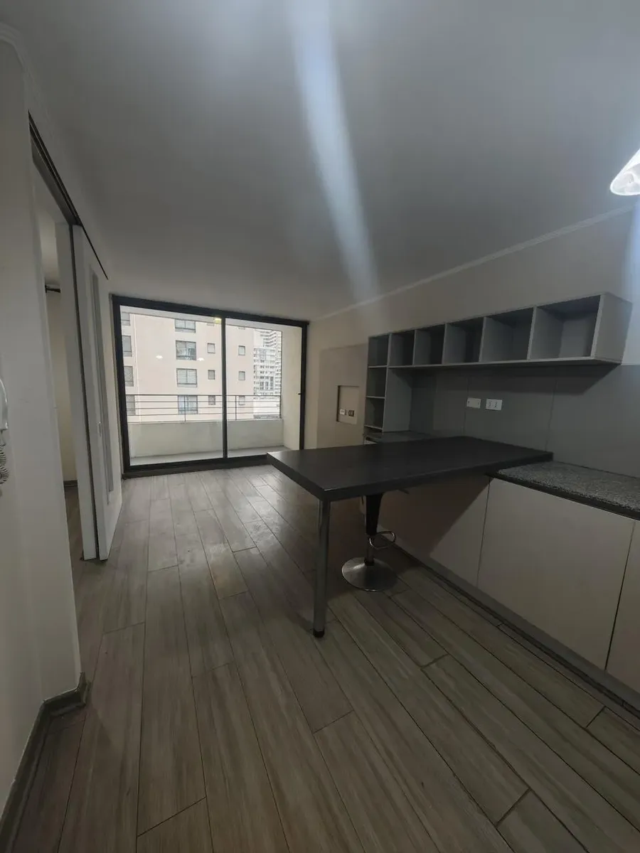 Imagen 2 de 23 de Dpto Arriendo San Martin 733 1 Dor 1 Baño Balcon