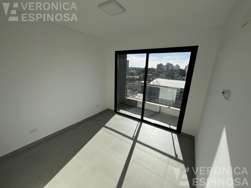 Departamento De Dos Ambientes Con Cochera, En Venta- Ituzaingó Sur