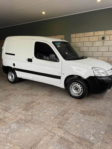 Imagen 1 de 13 de Peugeot Partner 2016 1.6 Hdi Furgon Confort