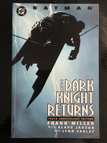   Batman The Dark Knight Returns 10th  Novela Gráfica 1996 